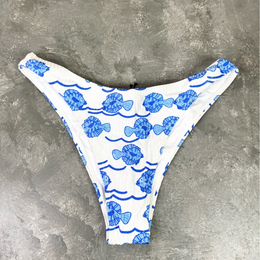 Fisch blue white novelty print fish swim bottom size SM new